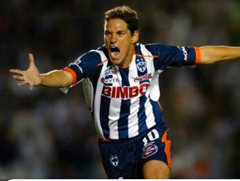Kraken_TV_News's tweet photo. Decidamos esto como tuiteros campeones y decentes.

Quien para ti es más HISTORICO en @Rayados 

Guille franco ❤ MG
Funes Mori 🔃 RT https://t.co/8eWaMfcu52