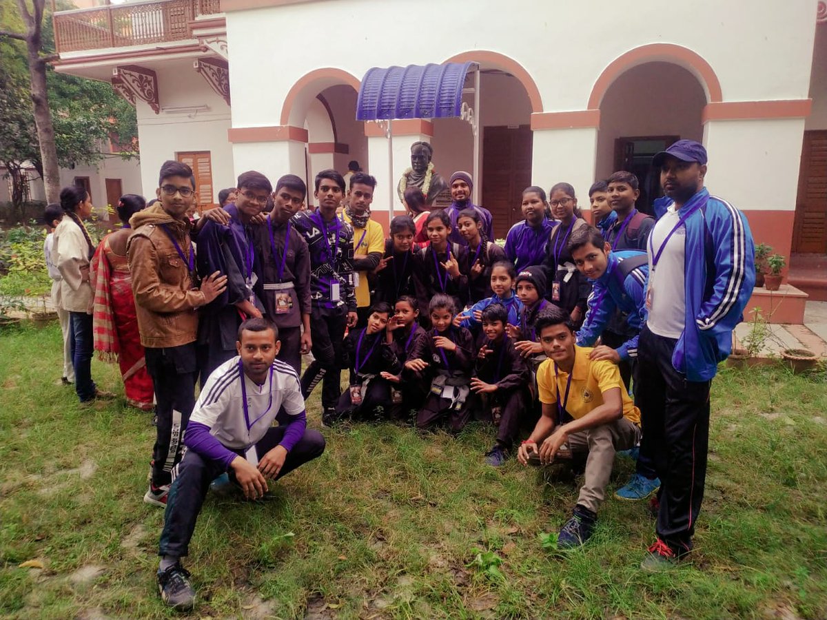 SilatWb's tweet photo. Yesterday's participation of WB Silat team on the 200th birthday of Pt. Ishwarchandra Vidyasagar organised by Milan Samiti Sangha.
Special Thanks to our Jethu (Sri Tapan Ghosh) https://t.co/VGuN68fLXM