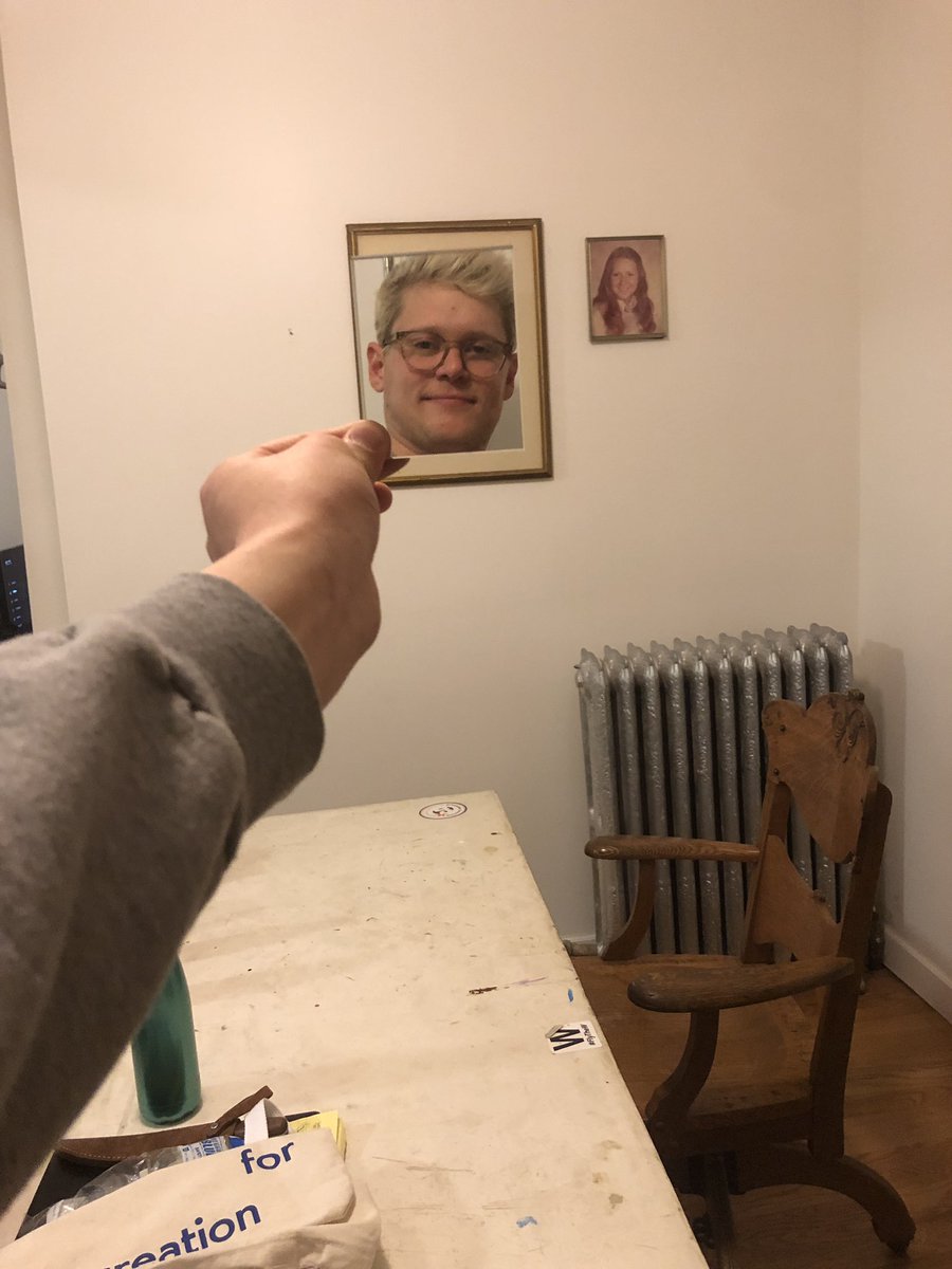 HammerFist3's tweet photo. I found a tiny mirror today &amp; I think my new bit is going to be doing this all the time until I accidentally break the tiny mirror https://t.co/KTNHHk3SKo