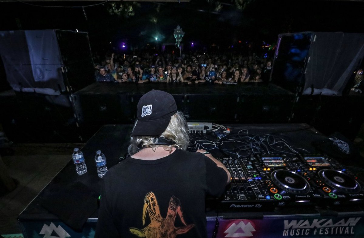 space wizard tweet media