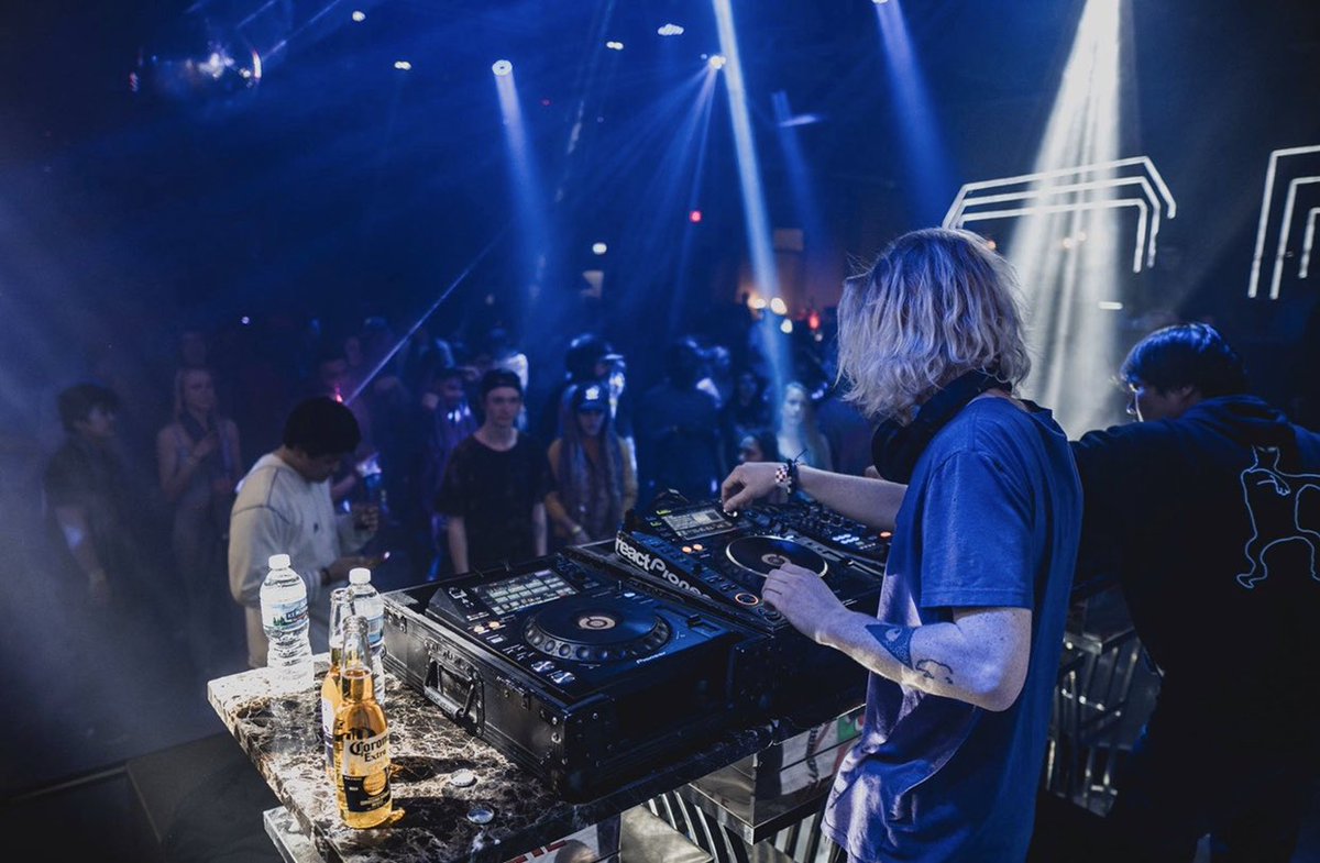 space wizard tweet media