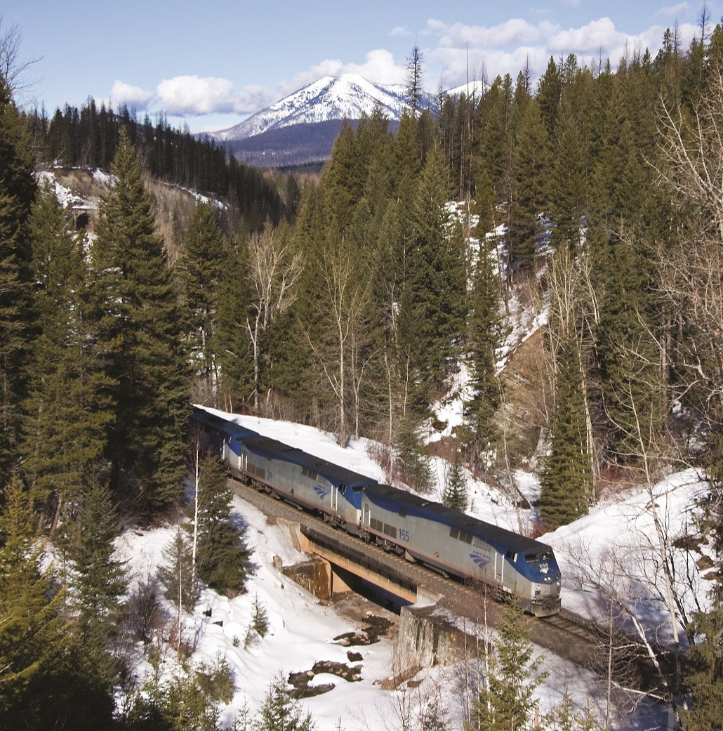 Rail_Plus's tweet photo. Winter and snow enthusiasts, if you are heading to the US of A for your ski holiday soon, don't forget the Amtrak rail network there is a great way to get around... It's spacious, relaxing and you will enjoy some stunning scenery, too!

#GreatTrainJourneys #TrainsBeforePlanes https://t.co/ARWioMiTcK