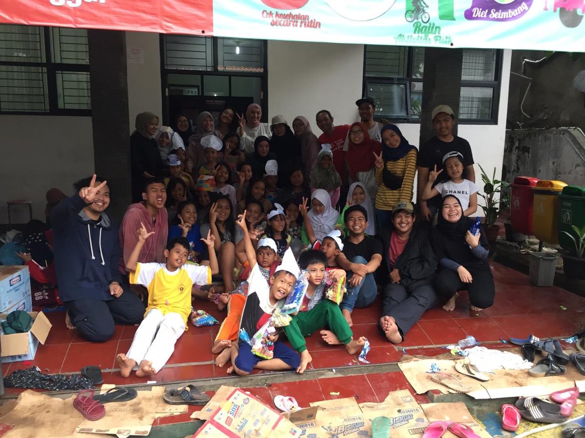 rokenrolpalsu's tweet image. jangan mati dulu sebelum berguna
#TamanBaca #AllBase #KerjaBakti