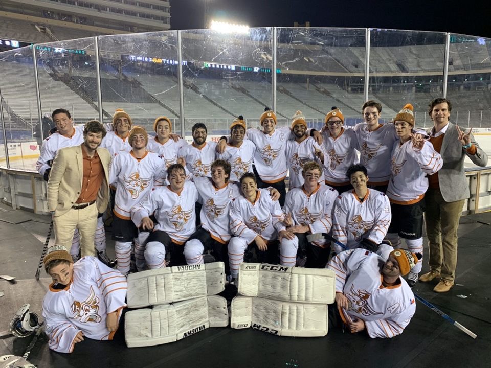 Texas_Icehockey's tweet photo. Family pic 📸 https://t.co/CSqIaV4aqI