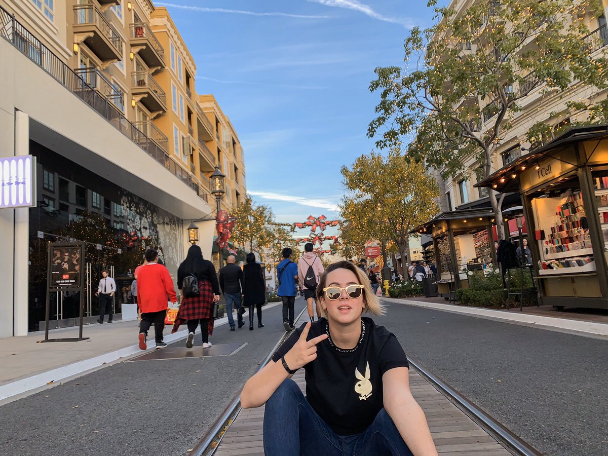 RealErikaNance's tweet photo. Los Angeles, what a great sungay #WeAreTheLGBTQ https://t.co/D6oeRP5eye