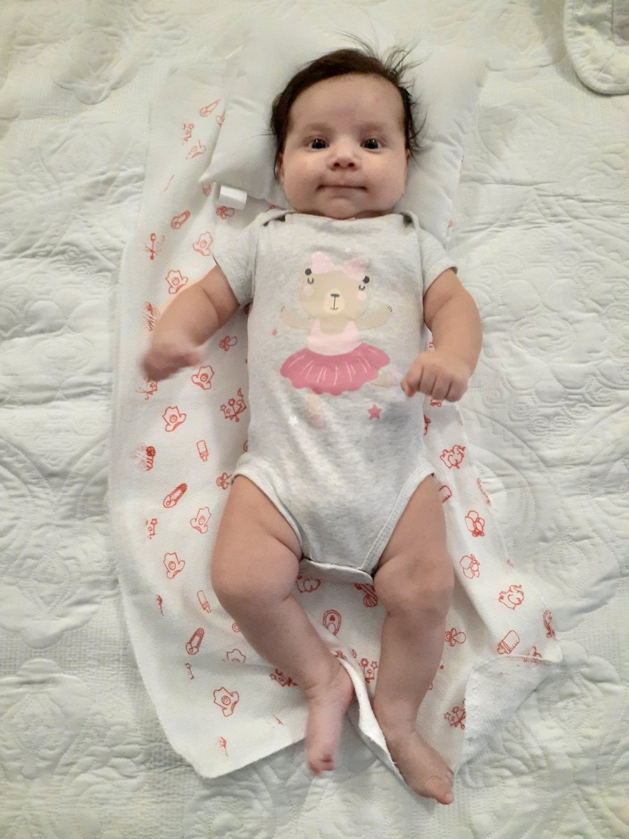ManuelGfc's tweet photo. Solo se necesita esa mirada para saber que estas "in love" #sobrina #fullamor https://t.co/4BrkBE9czX
