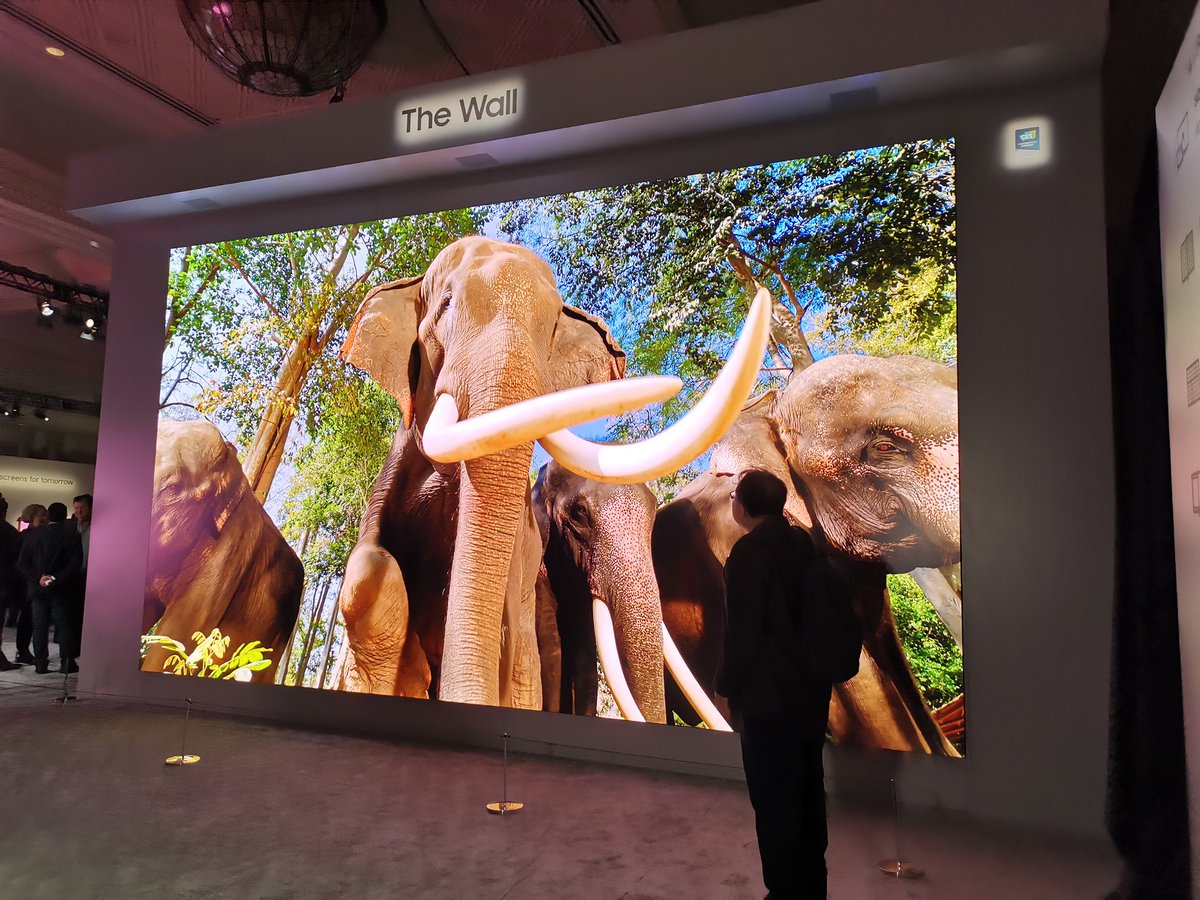 Samsung's Micro LED display The Wall is coming into its own. Seeing it being assembled and disassembled is amazing, and the cinema-sized 292-incher is incredible #CES2020