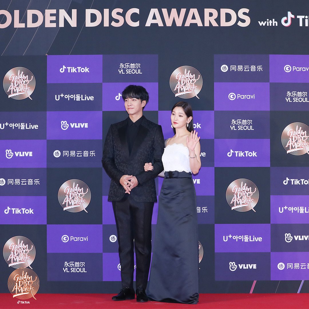 _GoldenDisc's tweet photo. The 34th Golden Disc Awards with TikTok
Album Division Division Redcarpet
ㅤ 
#박소담 #이승기
#ParkSodam #LeeSeunggi
ㅤ 
#골든디스크어워즈 #goldendiscawards 
#틱톡 #TikTok #골든디스크 #goldendisc #gda
#음반부문 #AlbumDivision
#레드카펫 #REDCARPET https://t.co/TGkEbsUJ60