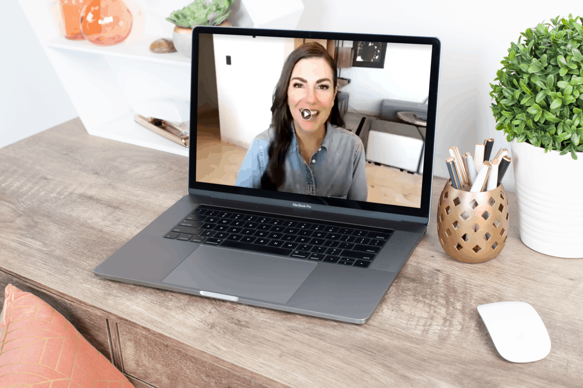 JCT32Team's tweet photo. Getting in front of the camera can be a daunting task for many. @AmyPorterfield shares ways to boost her confidence in doing live videos. https://t.co/PlxGAFnrQ4 https://t.co/njroO1jsKV