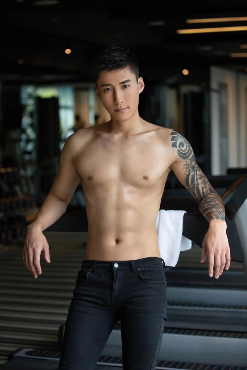 SPA96091303's tweet photo. 专业靠谱男技师，微信17816170271 https://t.co/HSEfiSMl5E