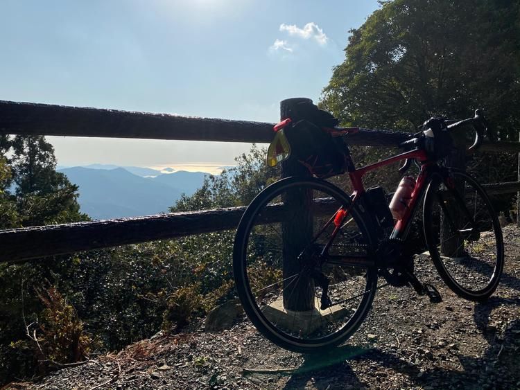 RoadQuest_'s tweet photo. 【剣峠｜三重県】
"景色は最高！！ お帰りの際は伊勢神宮にお詣り、どうですか？"

https://t.co/LNAGNm1WdU https://t.co/ZE3U49NT1I