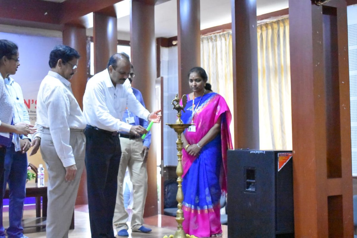 Efftronics_Ltd's tweet photo. #ZonalStudentCongress’20 a two-day event organized by @IEEEGuntur Sub Section and @Efftronics_Ltd collaboratively with the theme “Capacity Building for #Industry40 ”
Rama Krishna Dasari, Anvesh Dasari, Ramasamy S R T, @narjunmallik, @KotlaDurga 
@IEEEorg #ZonalCongress #Vignan https://t.co/QsOdV08jev
