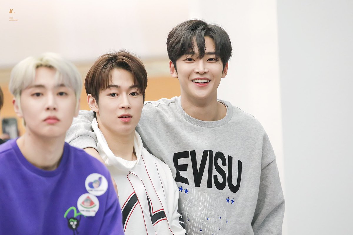 kilig0807's tweet photo. 191228 에비수팬싸 HQ
👶🏻👶🏻🍼
@SF9official 
#로운 #ROWOON #김석우 #SF9 #에스에프나인 #ロウン #다원 https://t.co/4xOaSZ0M6t
