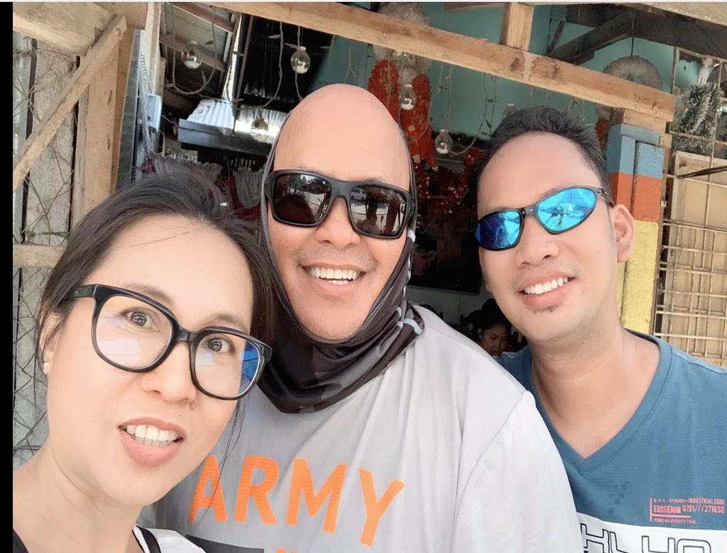 mhelroew's tweet photo. Look who I bumped into
#withsenator https://t.co/2bDY8njTel