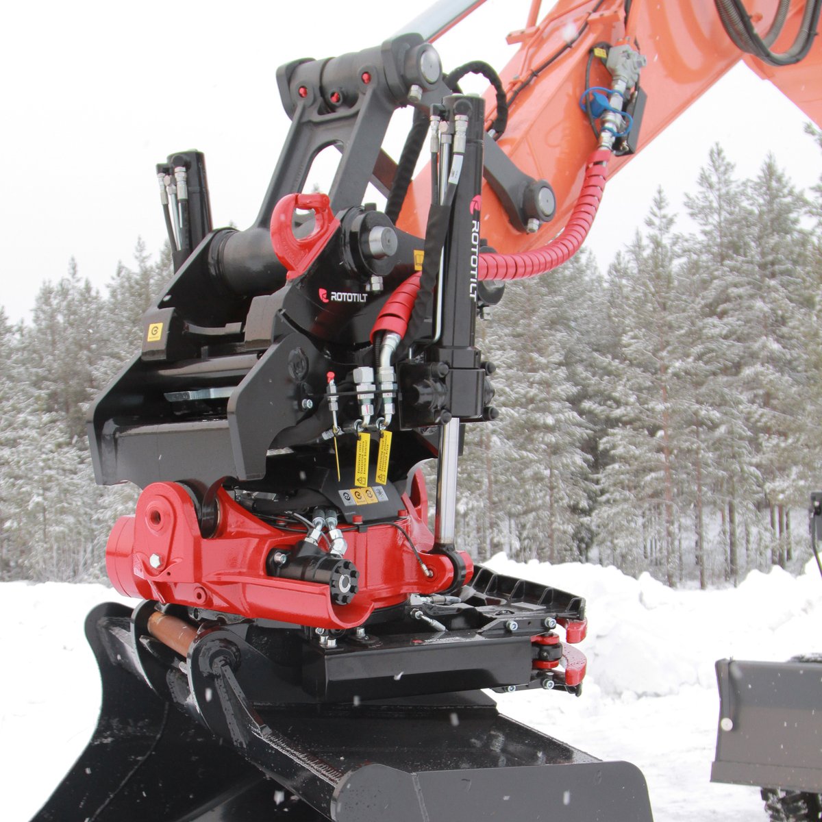 Rototilt_UK's tweet image. With Rototilts machine coupler you can dismount the tiltrotator if needed. It's slim, thought through design and durable construction together with SecureLock® cannot be offered anywhere else 👍
ow.ly/XsTe50xLiBK 
#machinecoupler #rototilt #securelock #excavator