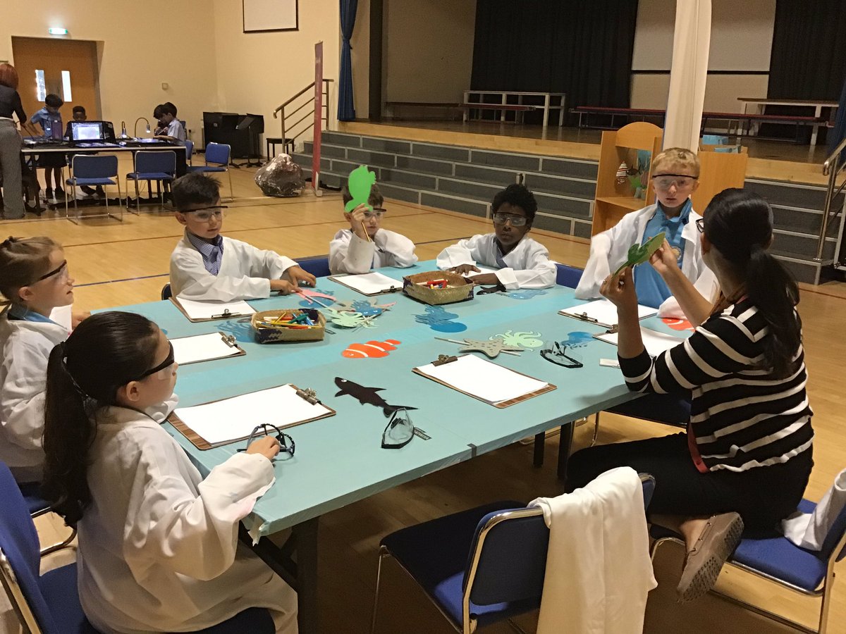 Year 2 explored a whole host of employment opportunities through our visiting educational team ‘Lifebox’. Marine biologists, space scientists, town planners and archeologists. A fabulous morning of exploration and fun. <a href="/BSAKyear2/">BSAK Year 2</a> <a href="/BSAKdigitalEdu/">BSAKdigitalEdu</a> #lifeboxabudhabi