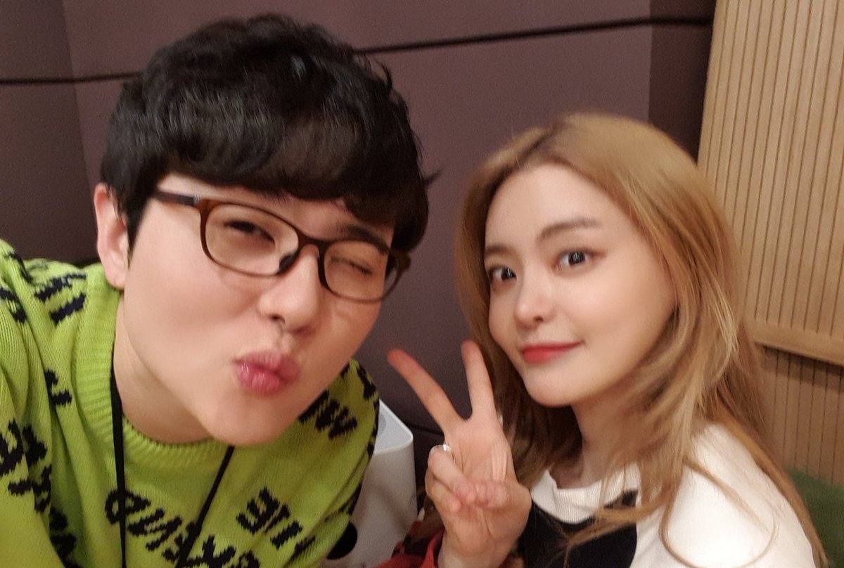 벌써 9년~! 페어리테일 파이널시즌~!! 나츠와 루시 동반컷이 얼마만인가.. 사진은 흔들려도, 미모는 흔들리지 않는 유리~! 금발 루시로 완벽빙의~~!!♡...