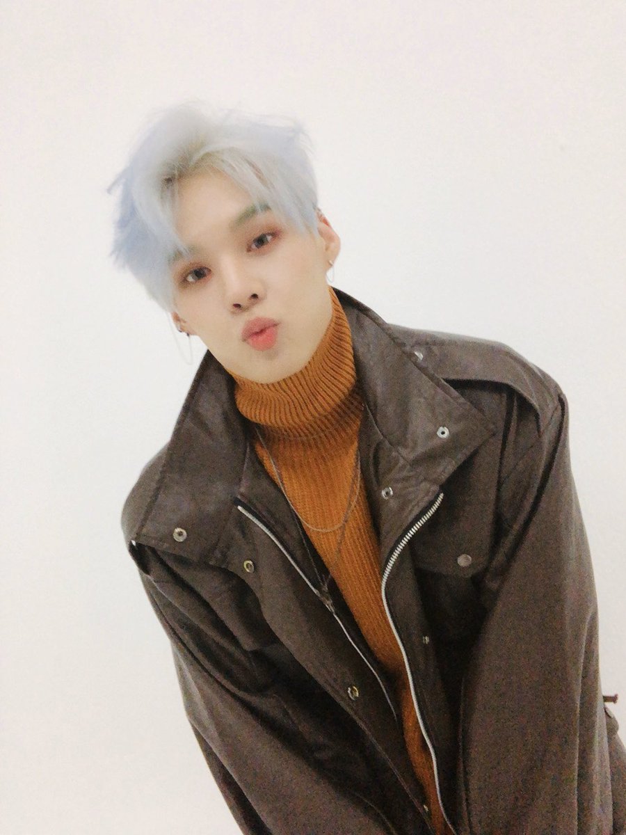 imsedjun's tweet image. #⃟임세준 — Alice! Our concert is over! But i already miss you so much!
  
Alice, don't get tired, don't get cold! ❤️🍓 앨리쓰으으 !!! 하땅사 💙💛