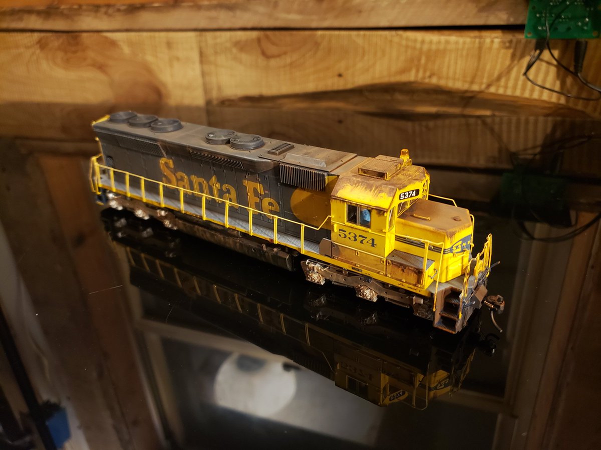 touch_model's tweet photo. I left this guy out in the sun too long. The #rustbucket is a Proto 2000 SD45. Starting to love #western #models! @mr_hobbyist
@ModelRRNews @ModelRRAcademy https://t.co/9FHMp9aO3W