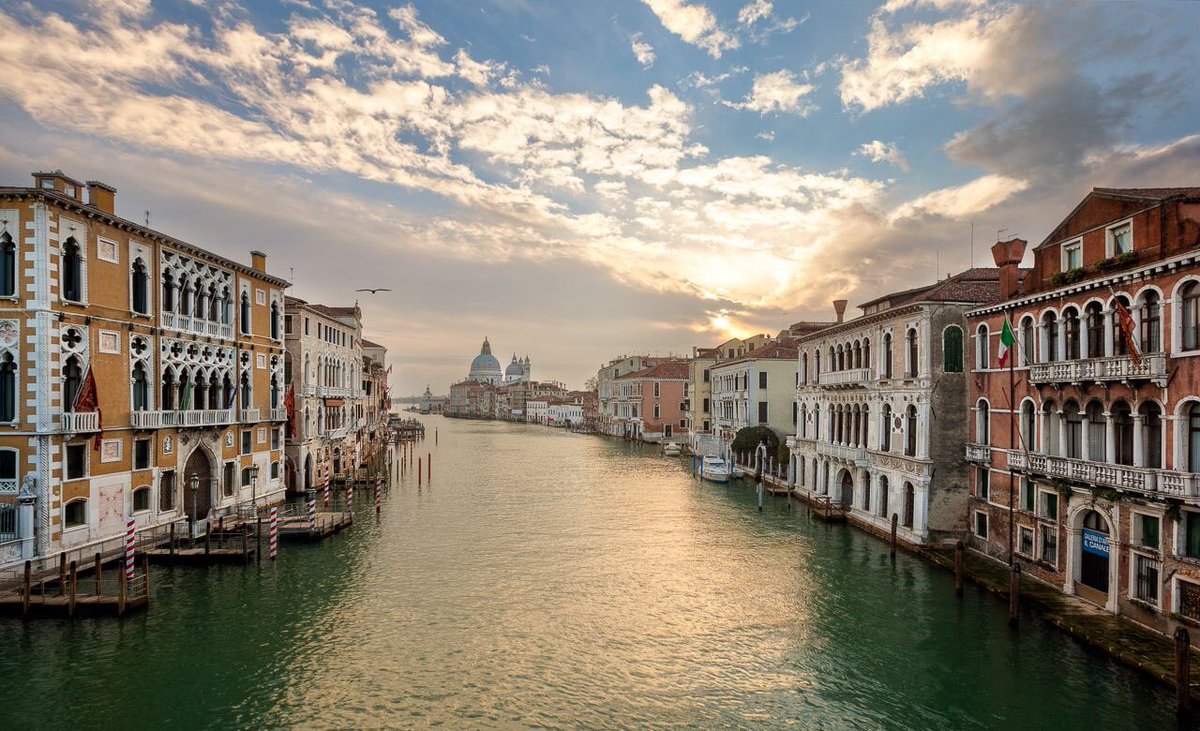 ⛅️ «Nel mondo nulla di grande è stato fatto senza passione. Per non assuefarsi, non rassegnarsi, non arrendersi, ci vuole passione» (Hegel). Buona Epifania, amici! ⛅️

#6gennaio