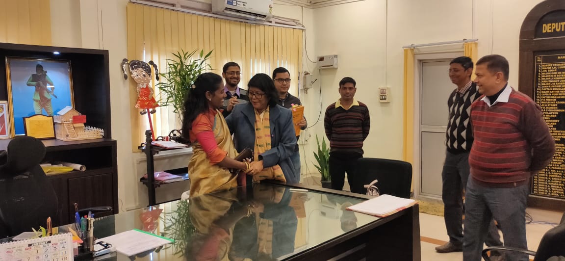 sharma_barnali's tweet photo. Joined as the Deputy Commissioner of Cachar District.
@CMOfficeAssam https://t.co/Lp5PRtSu61