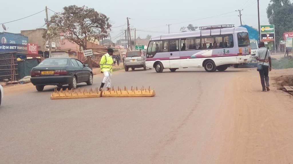 AfandePolice's tweet photo. Statement:
Bobiwine didn't provide oxygen for those attending since it was supposed to be in a closed space. 
Yours,
Piano. https://t.co/CbWKo5bLEr