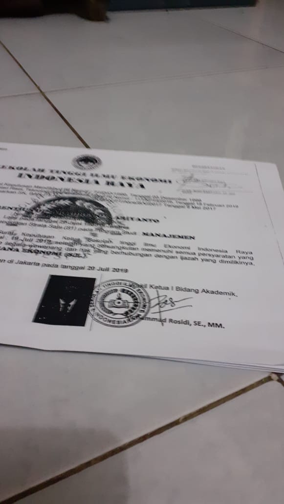 Florentiusarya1's tweet photo. Saya tamatan stie dwipa wacana yng telah berganti nama stie indonesia raya yng ijasahnya bner bner valid didikti dan kopertis https://t.co/AUsTArzUHS