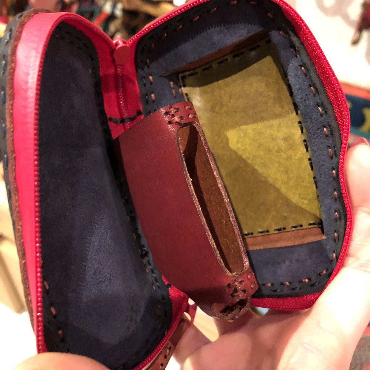 ojaga_tachikawa's tweet photo. .OUTLET SALE
iQOSケース 60%off！
デザインにもよりますが、
📌¥15,800 → ¥6,952
📌¥16,800 → ¥7,392
めちゃくちゃお買い得です！
#iqos #iqos2 #iQOS #ojaga #ojagadesign #オジャガ #オジャガデザイン #革製品 #革小物 #ハンドメイド #レザー #手縫い #手染め #立川 #アイコス #電子タバコ https://t.co/AY9l9vOPZG