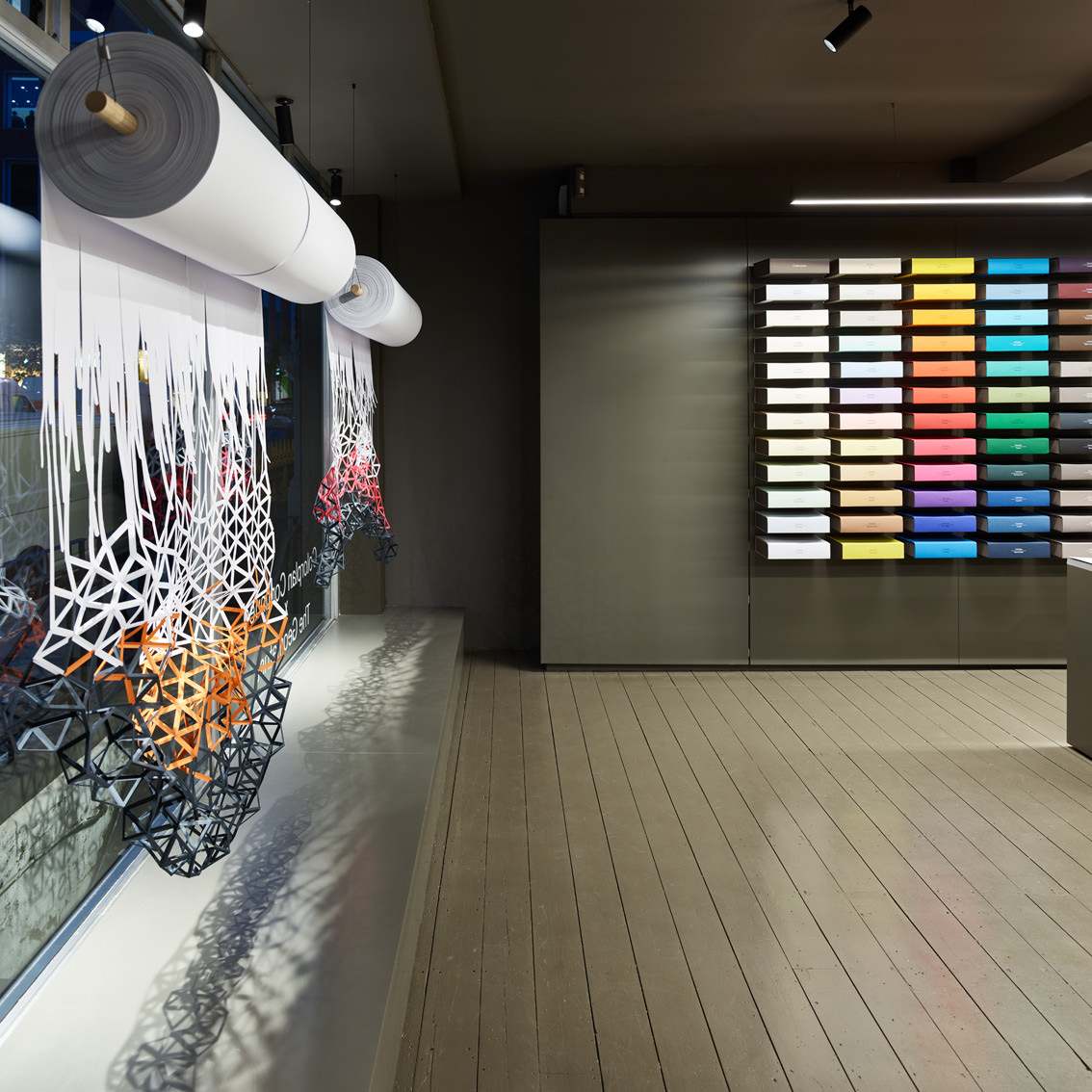 colorplanpapers's tweet photo. Colorplan Continued x The Geometrist. The four new crowd sourced Colorplan colours feature in TNA Design Studio's window at the #GFShowSpace. Photographed by @gg_archard. https://t.co/3vj9xMKrl1