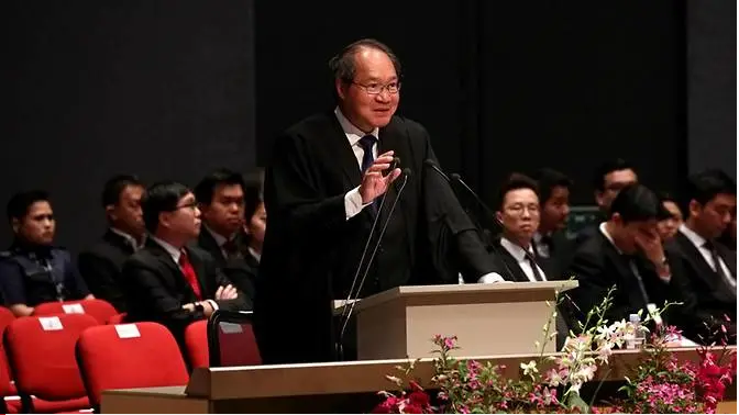 ch8newssg's tweet photo. 总检察长黄鲁胜表示，大学学府发生的性不当案例不尽相同，因此会出现不同的判决。https://t.co/Ml9qHbjk1c https://t.co/KpeOvkhdZ8