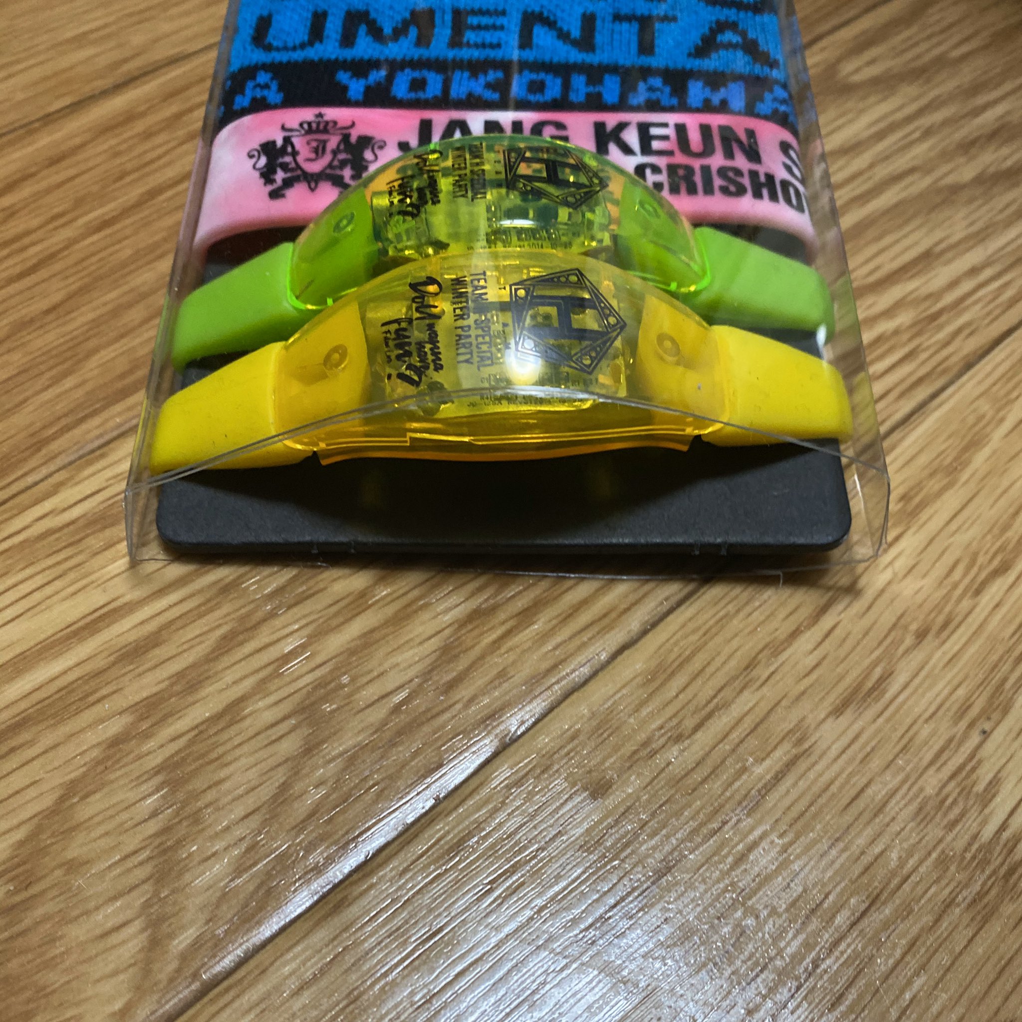 Fumi J いつもと違うキャンドゥ行ったら こんなもの見つけて即買いw この前のteamhのシリコンブレスは無理矢理入れたから 下が閉まらなくて切った ラバーバンドディスプレイbox 百均