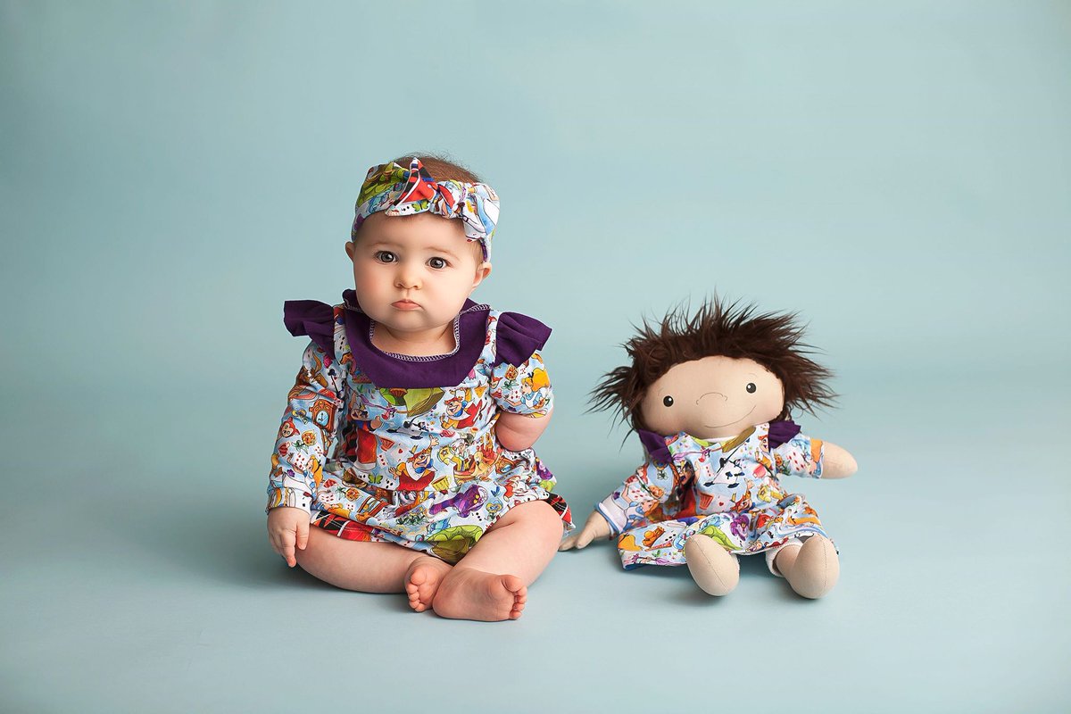 MoreauEmm's tweet photo. Une assistante sociale crée à la demande des poupées malades pour les enfants hospitalisés. Ils les aiment autant qu'elles leur ressemblent. Une #InitiativePositive  A découvrir sur @franceinter  https://t.co/5JrAUjwI2s avec @Sparknews @UnpackagedEmma #hopital #Couture #enfant https://t.co/mNdJK5pyDx