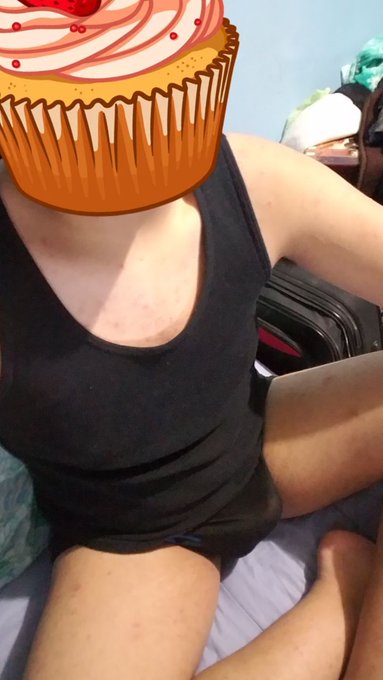 Some "sexy" after shower pics xP https://t.co/IeiemM9pKe