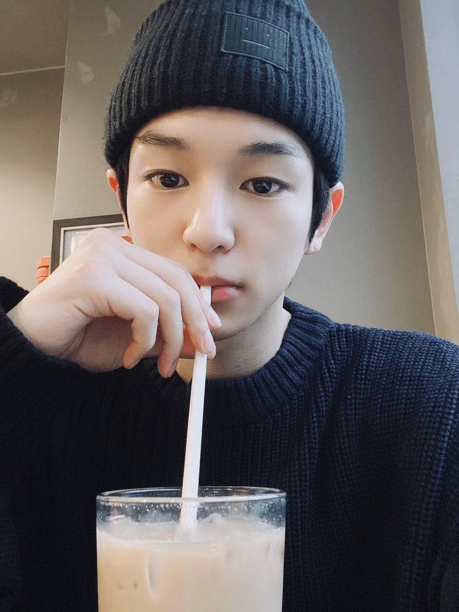 NewWorld_VICTON's tweet photo. [#찬]
잠깐의 여유...☕️🖤-@ https://t.co/peNjwsGdUh
