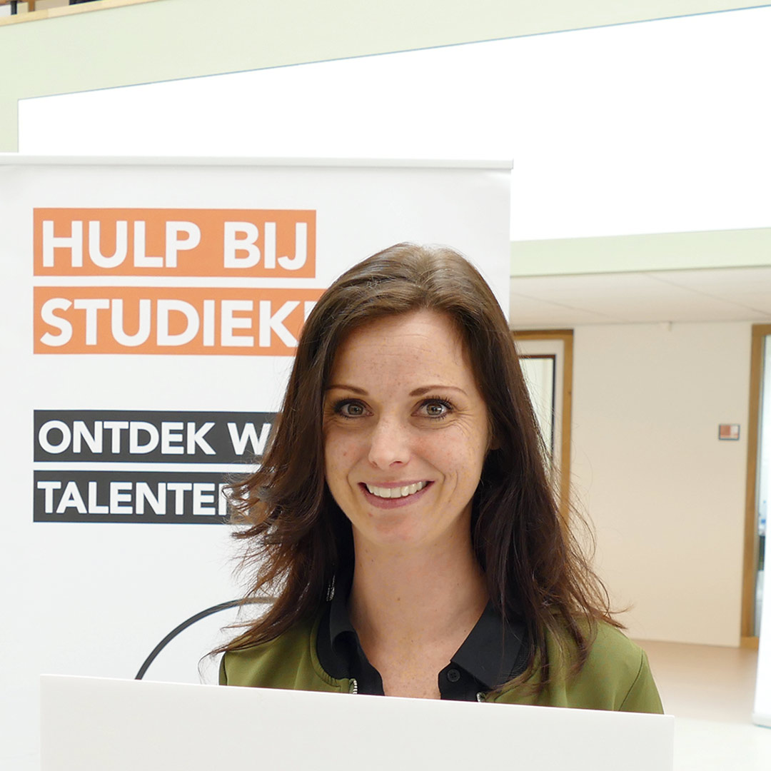 ROCvanFlevoland's tweet photo. π‘Tip van Ellen (loopbaanadviseur): βWeet je nog niet welke opleiding bij je past? Kijk eens om je heen! Vind je het beroep van je tante of buurman interessant? Stel vragen aan die persoon!" Inschrijven voor de Open Dag 16 jan?πhttps://t.co/B0JCnlGLGj #tryoutday #opendag #rocvf https://t.co/rbI1MBq0mQ
