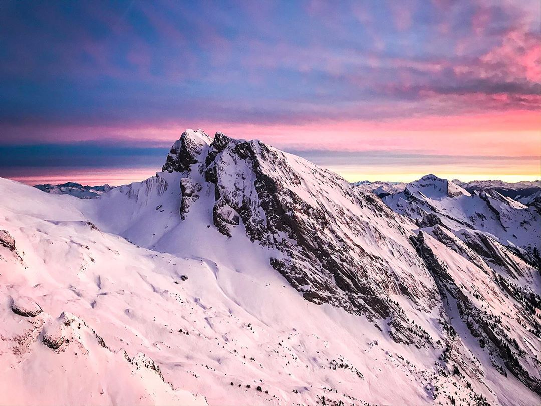 Annecy Mountains tweet media