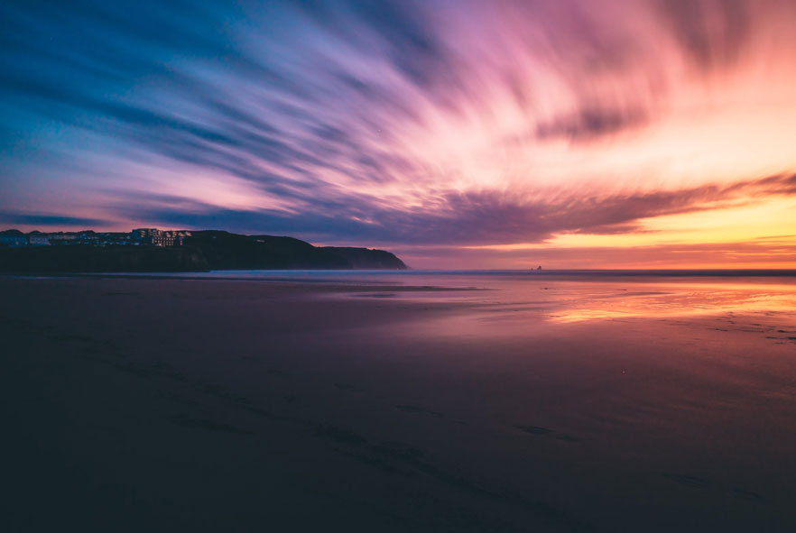 #PerranporthBeach looking spectacular under a canopy of magical lights. #LoveCornwall 📷: gareth_bartlett (via Instagram.)

#cornwall #perranporth #swisbest #magicalcornwall