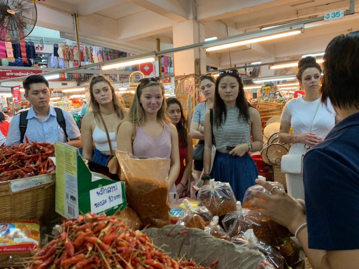 Weekend Orientation for new Volunteer and I term Groups in Chiang Mai and Bangkok, Thailand! Morning sessions on language and culture. Afternoon visits to temples, markets and eating fried bugs!
VolunteerThailand.org #friendsforasia #volunteerthailand #volunteerchiangmai