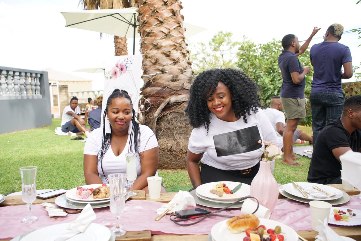 DazeHouse's tweet photo. Thank you @mane_mpi @Likers_2Do Sisipho and Qhama for coming to #FirstSunDAZE we canβt wait to have you at the next one! #DazeHouse https://t.co/wwiz1glQmh