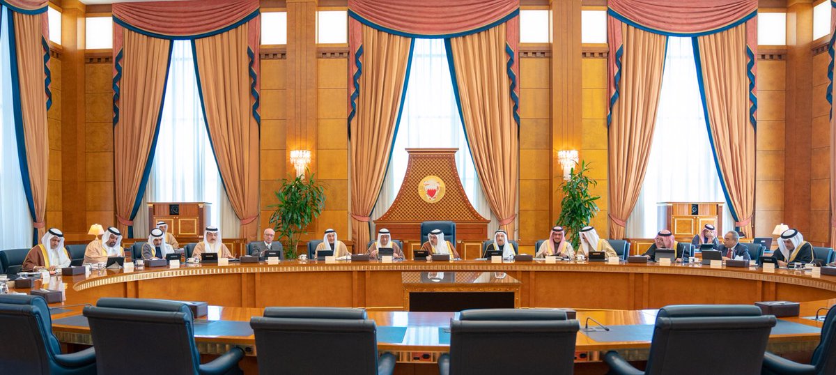 BahrainCPnews's tweet image. سمو ولي العهد الأمير #سلمان_بن_حمد يترأس جلسة مجلس الوزراء #البحرين