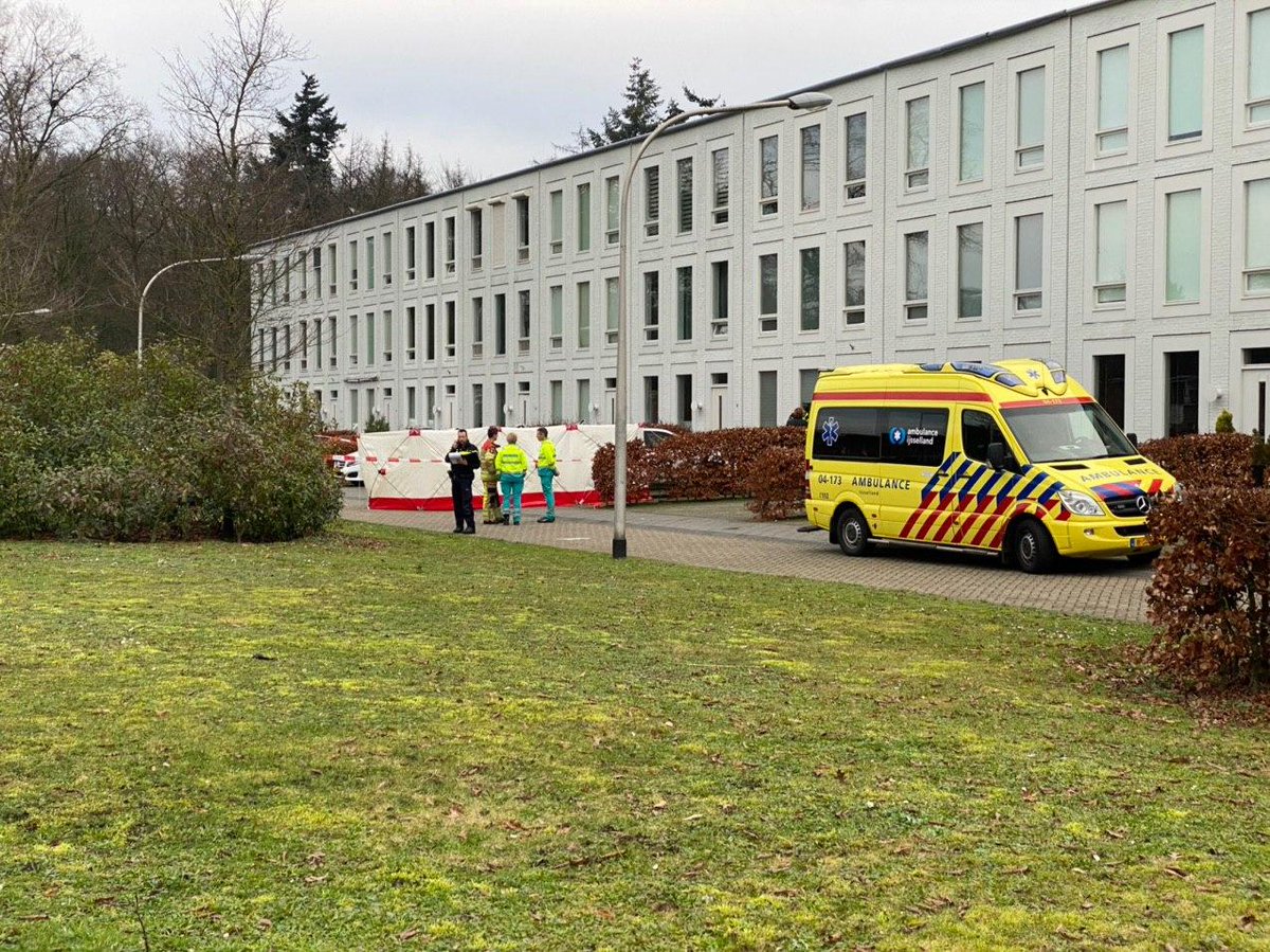 Lichaam gevonden in Deventer, politie doet onderzoek .