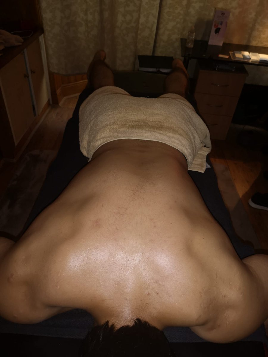 TimeinMed's tweet photo. When is the last time you treated yourself to a pamper ? This is a picture of one of my lovely regulars after they have had a long day of work. Hapoy Monday Guys and don't forget to book in with Jay on 07590485896
#massagebyjay #massage #Birmingham #Birminghammassage https://t.co/7AotrDH3Wy
