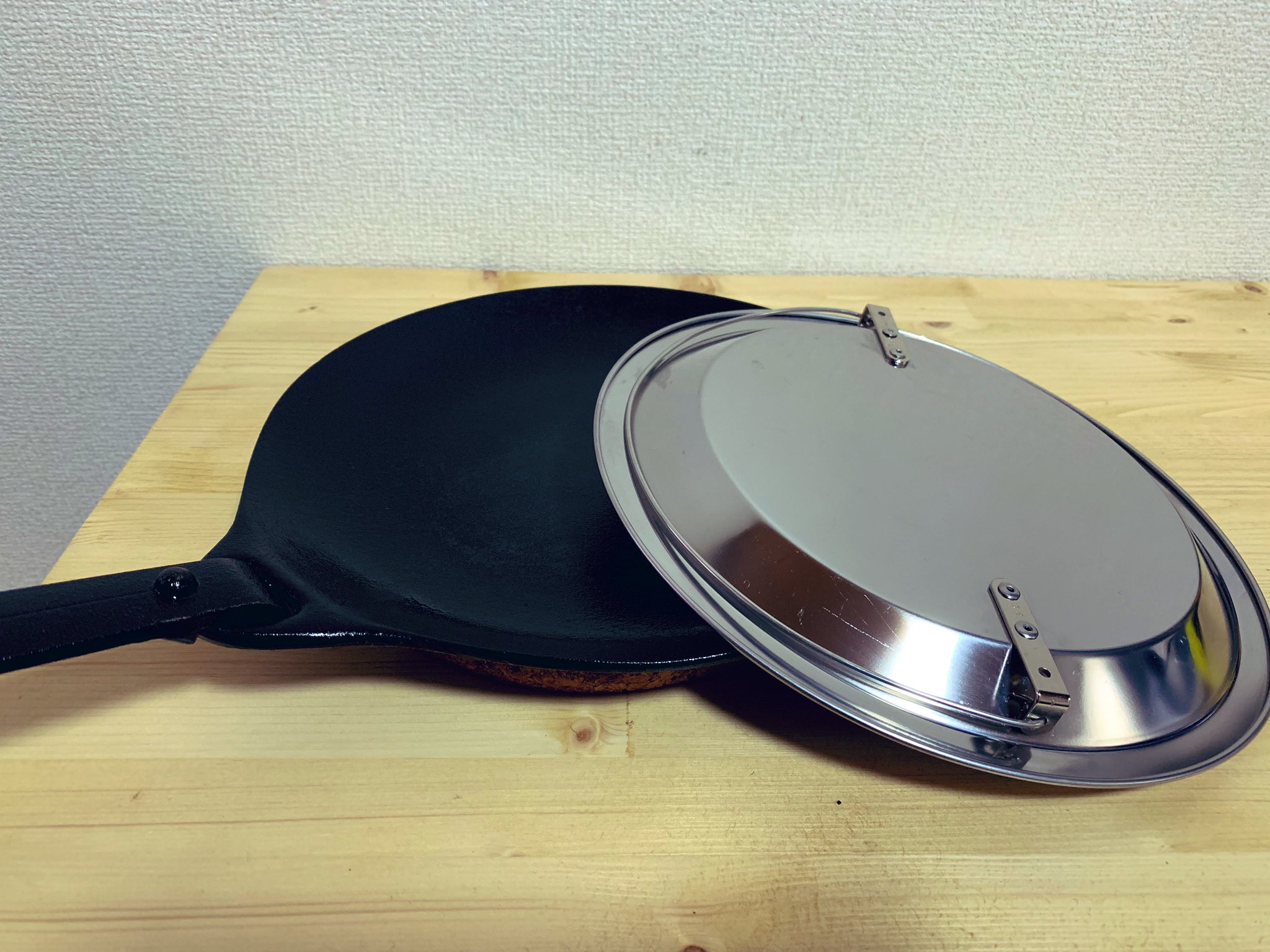 馬男半馬身 南部鉄器のフライパン フタが欲しかったので自作 パイ皿に取っ手つけただけやけど満足 これで蒸し料理もできる むふふ 艸 今夜は餃子焼こう 南部鉄器 盛栄堂 ピアット 自作 Diy T Co Vto7w1ccuo Twitter