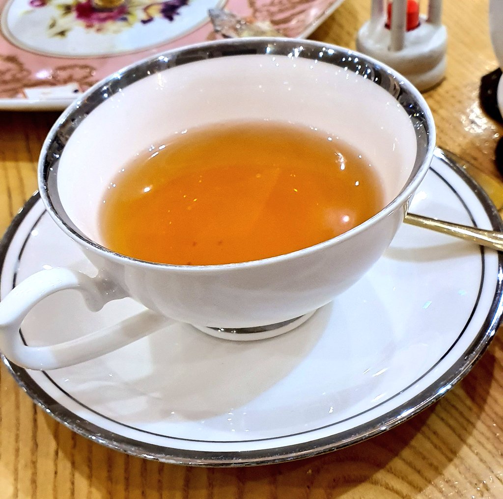 HongCha_coffee's tweet image. 홍차를 마시는 홍차