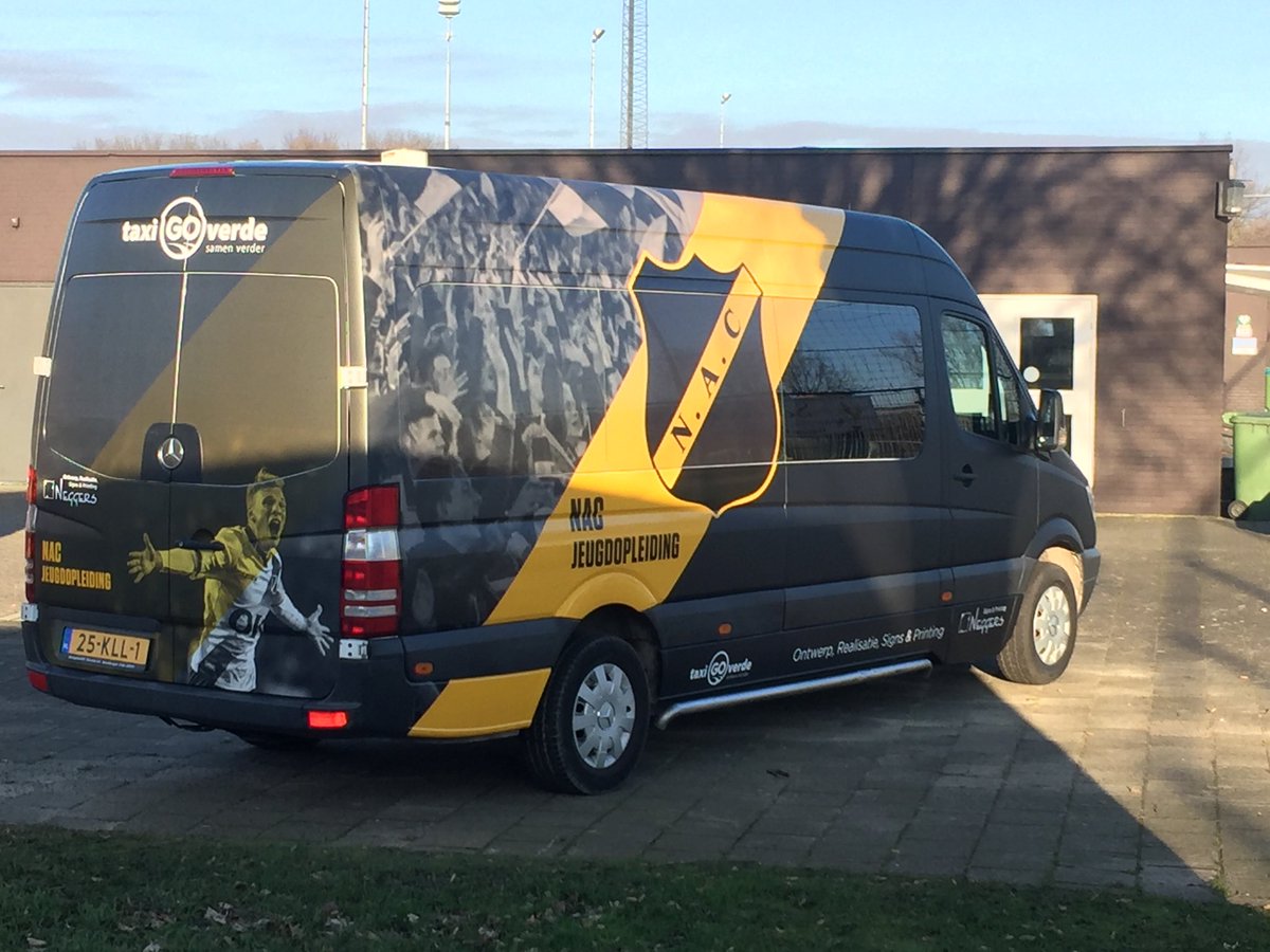 EricHellemons's tweet image. 2 eigen busjes voor de ⁦⁦⁦⁦@NACnl⁩ jeugdopleiding.