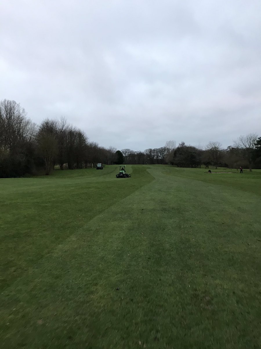 Sean_AM's tweet photo. Makeshift Dragmat on the fairways before a cut today. @LouthGolfClub1 @jamiehodson5 #findingfairways #greenkeeping #golf https://t.co/gtzNYRph40