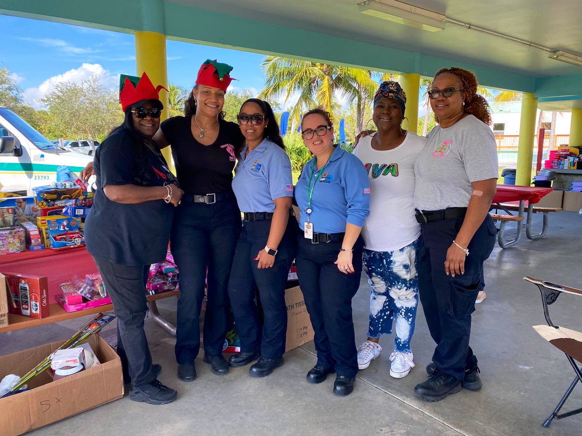 MiamiDadeFire's tweet image. On Saturday, #MDFR Fire Prevention took part in the Miami-Dade County Foster &amp;amp; Adoptive Parent Association’s Post-Holiday Party Celebration at Virginia Key. Thank you to everyone that came to the event! #MDFRInTheCommunity
