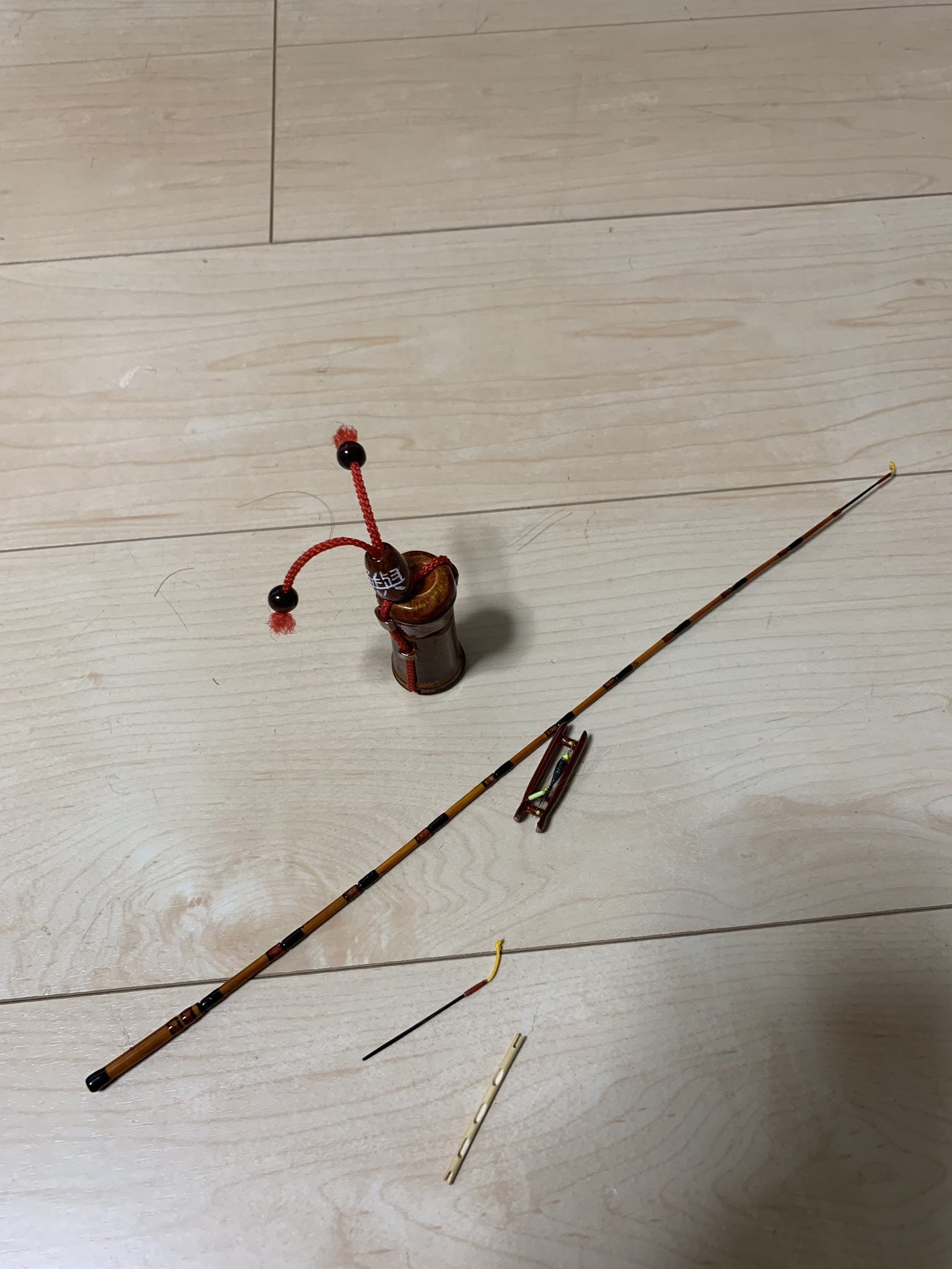 高松 源 こんな自作道具でタナゴ釣りしてます 1 5尺11本継です 当店に入る謎の新入荷外産タナゴば99 私の趣味ですが タナゴマニアのお客様に根こそぎ持って行かれますw 趣味 自作 タナゴ釣り T Co Lil9kjpnvd Twitter