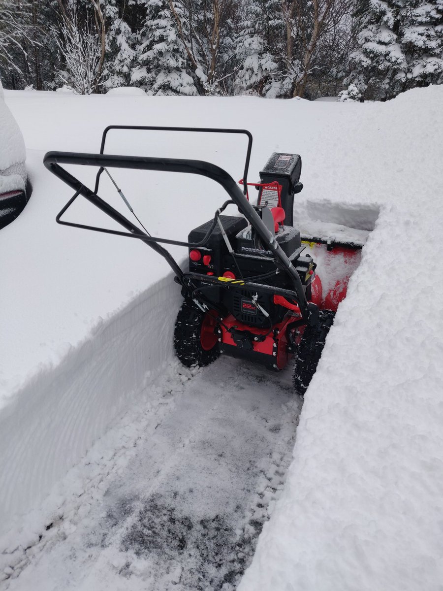jwfchu's tweet photo. The fallen snow is taller than my snowblower. #NLwx #Newfoundland https://t.co/YzZbFkMV28
