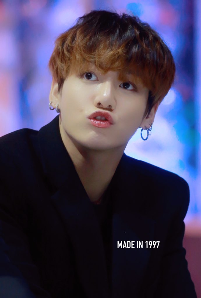 Nchim70846886's tweet photo. 2020 sungguh menyedihkan!!!
Banyak orang ingin hidupnya lebih baik, dengan memperbaiki kesalahan. Tetapi orang bodoh penebar kebencian masih berlalu lalang.
(Berhentilah berpikir dangkal, hidup damai itu indah)
#JUNGKOOK
#우리_정국이_사랑해 https://t.co/aSJ4rsyOTp
